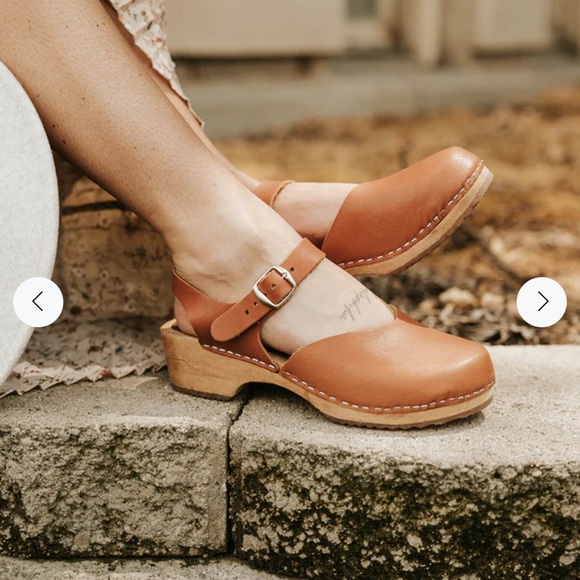 MIA Brown Leather Mules with Handcrafted Stitching - Picture 1 of 2